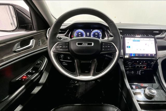 Used 2023 Jeep Grand Cherokee Limited w/ Luxury Tech Group II image 8