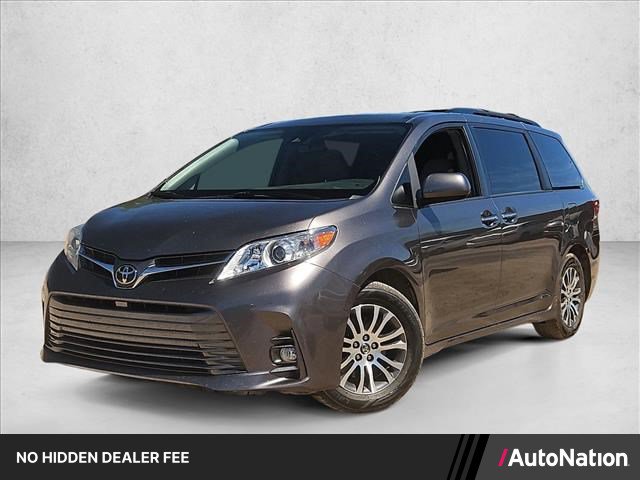 Used 2018 Toyota Sienna XLE w/ XLE Navigation Package FWD video 1