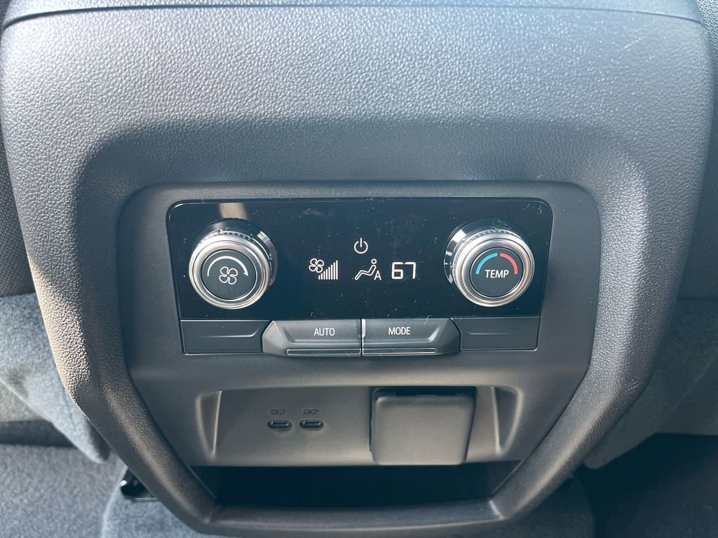 New 2026 GMC Acadia Elevation image 12