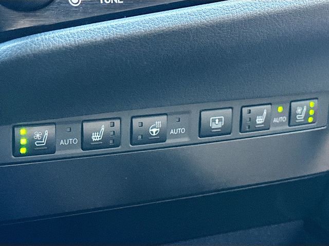 Used 2023 Lexus ES 350 w/ Premium Package image 19