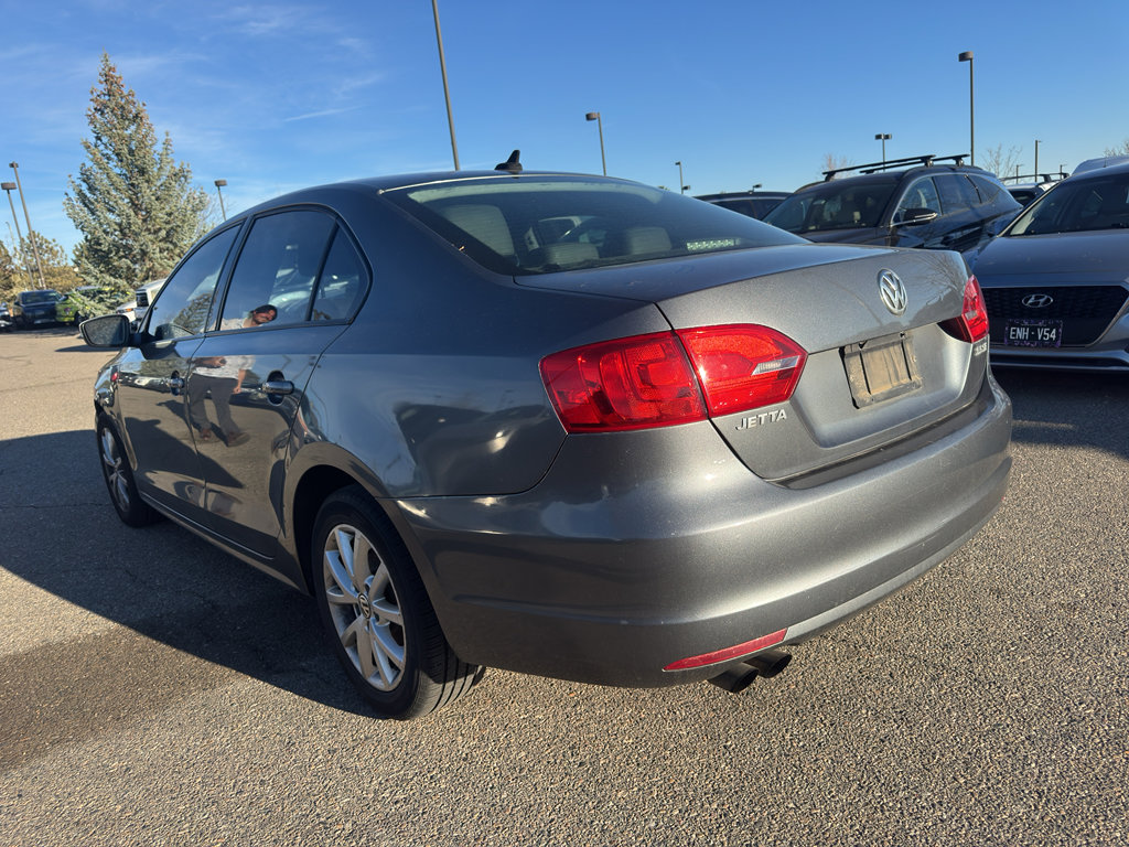 Used 2011 Volkswagen Jetta SE image 4