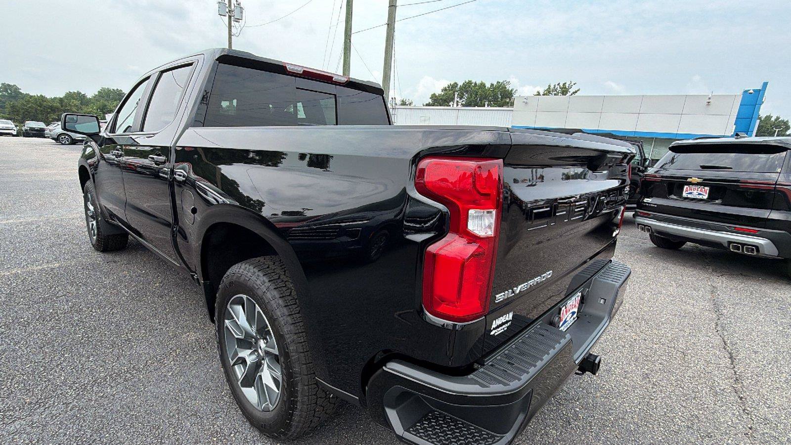 New 2026 Chevrolet Silverado 1500 RST AWD/4WD image 10