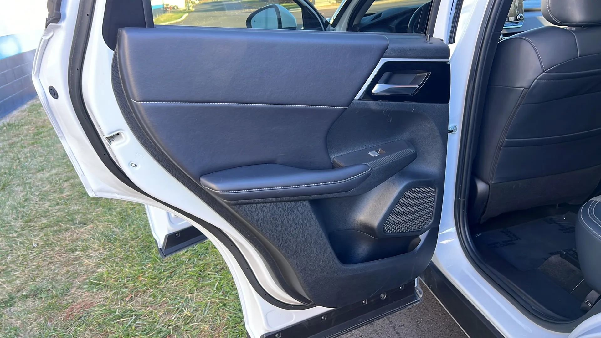 Used 2024 Mitsubishi Outlander Ralliart image 11