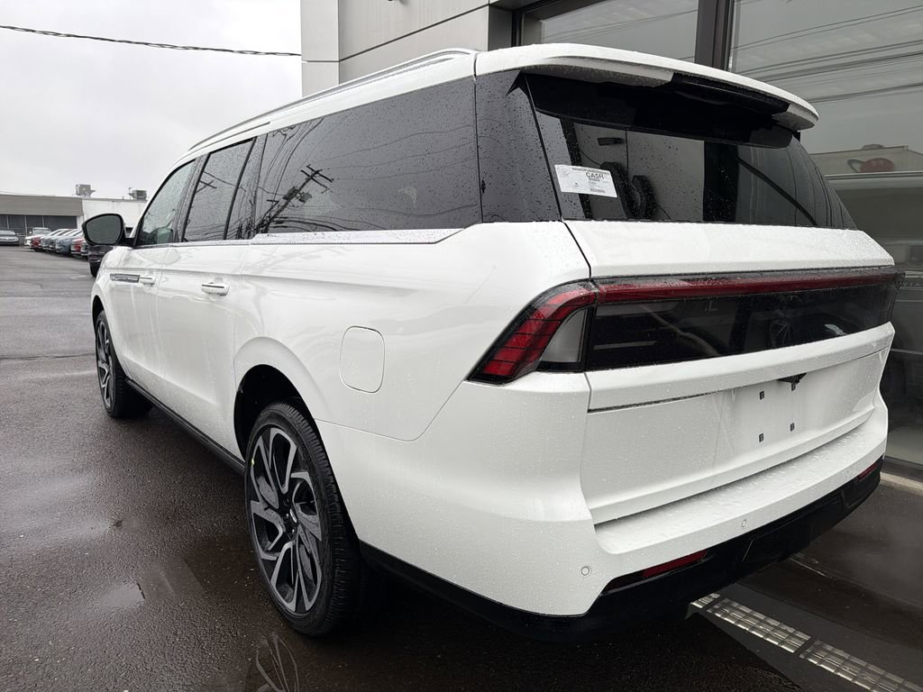 New 2026 Lincoln Navigator L Reserve image 2