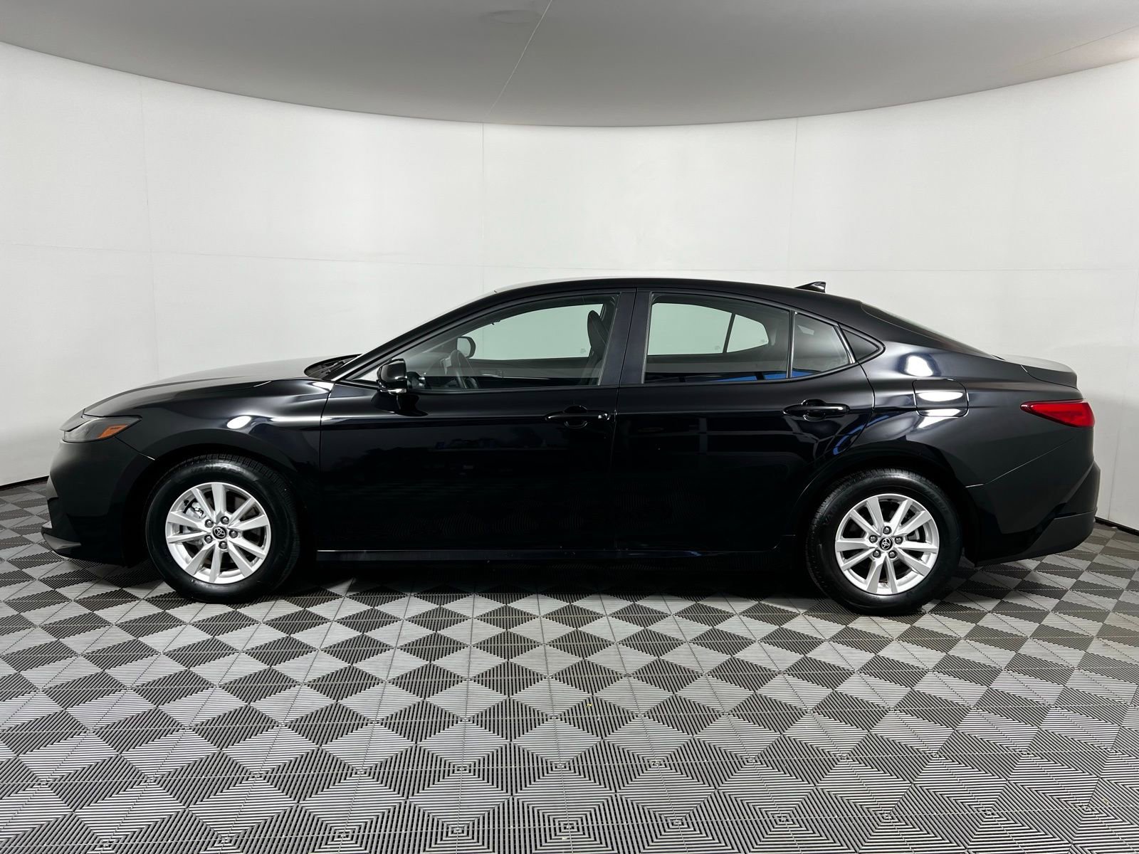 Certified 2025 Toyota Camry LE FWD image 8