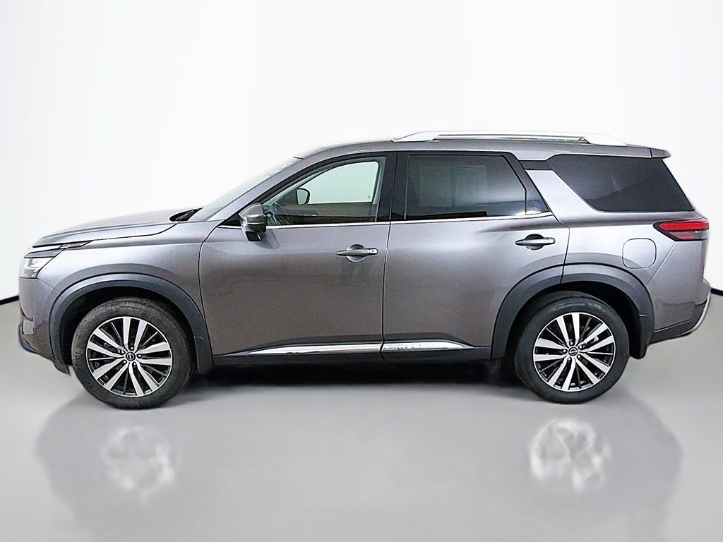 Used 2022 Nissan Pathfinder Platinum w/ Cargo Package image 17