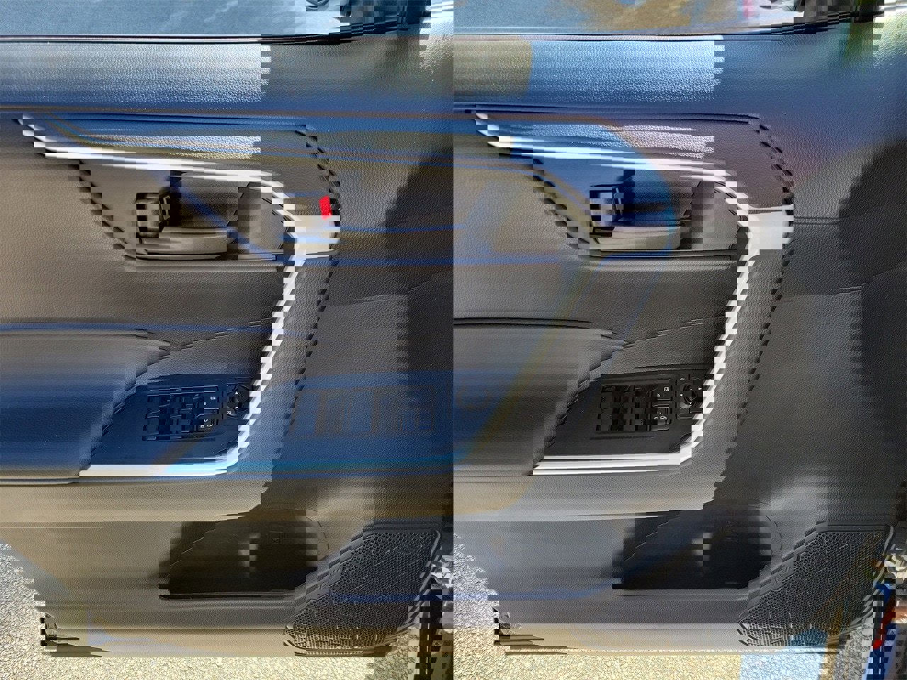 Used 2025 Toyota RAV4 LE image 13