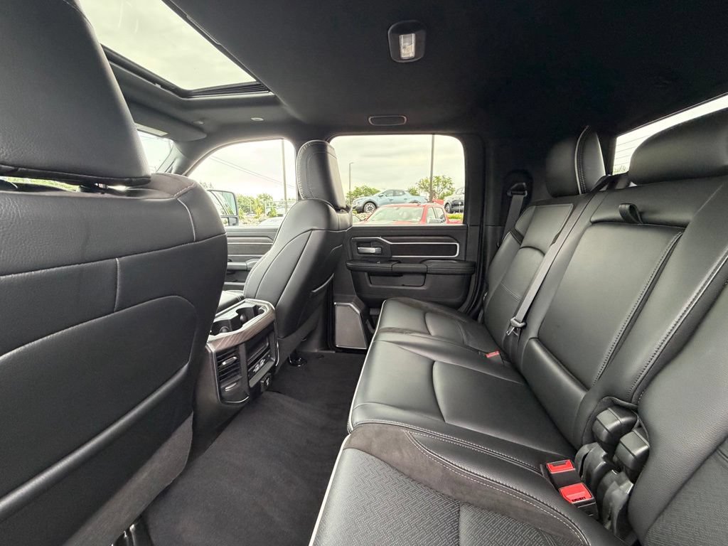 Used 2025 RAM 2500 Laramie AWD/4WD image 37