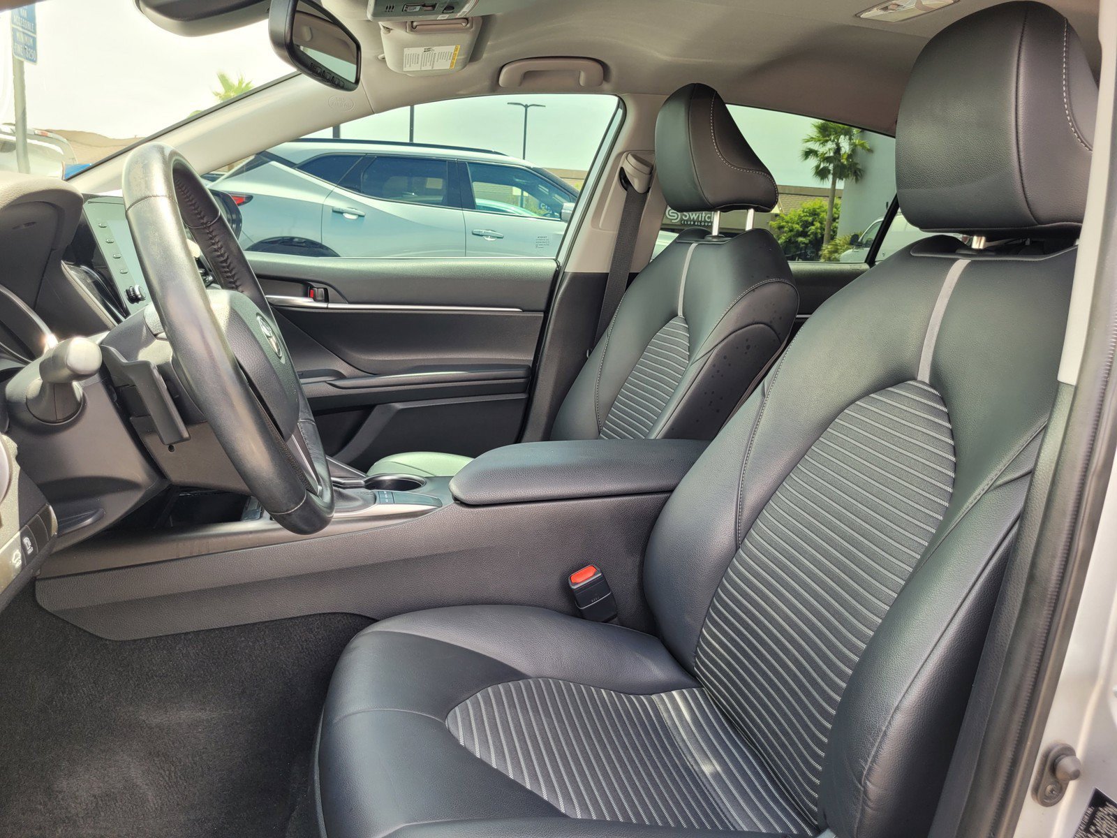 Used 2023 Toyota Camry SE w/ Convenience Package FWD image 11