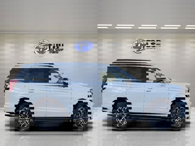 New 2026 Ford Expedition Active image 4