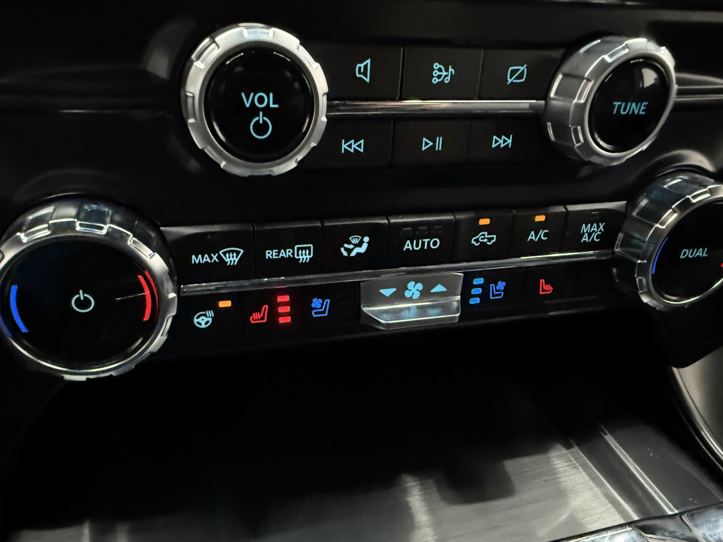 Used 2024 Ford F150 Lariat w/ Equipment Group 502A High AWD/4WD image 19