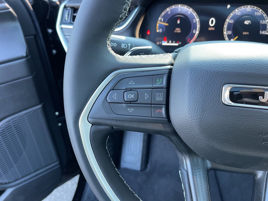 New 2025 Jeep Grand Cherokee L Altitude image 15