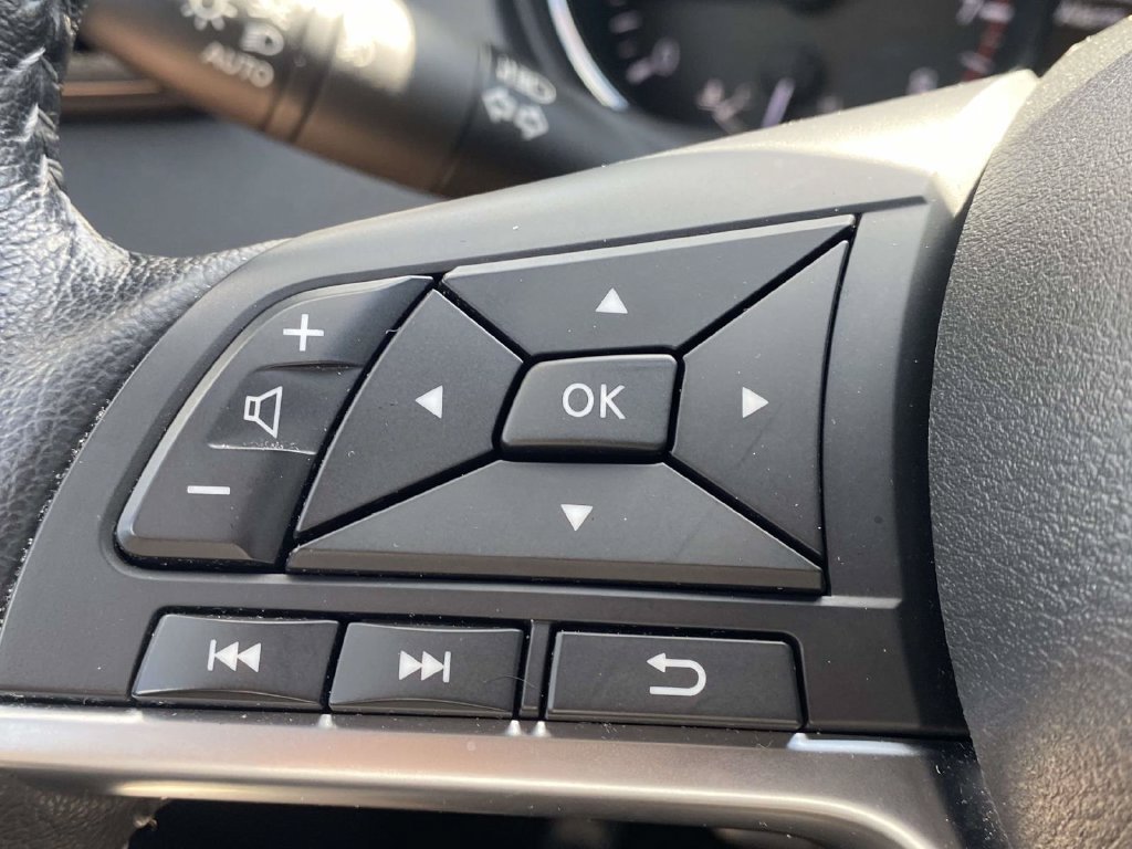 Used 2022 Nissan Rogue Sport SV AWD/4WD image 30