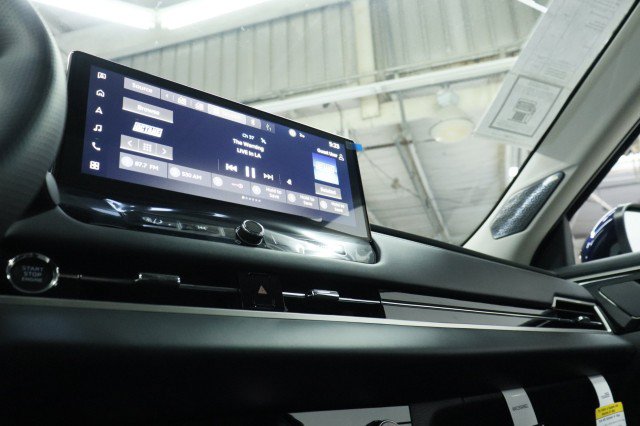 New 2026 Mitsubishi Outlander SE FWD image 12