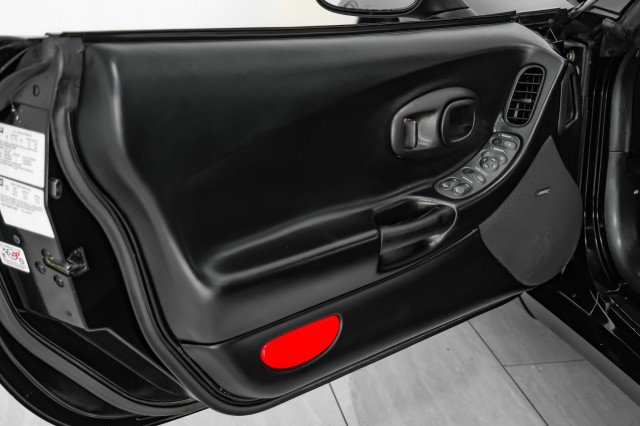 Used 2002 Chevrolet Corvette Z06 w/ Memory Pkg image 28