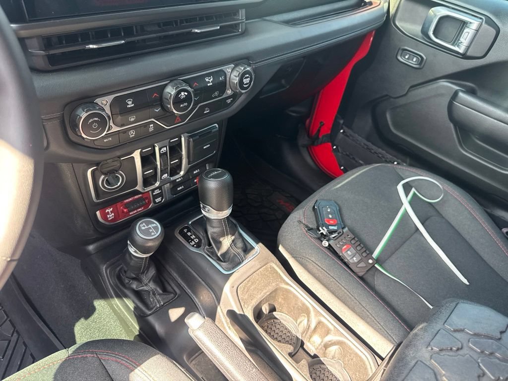 Used 2024 Jeep Gladiator Rubicon AWD/4WD image 11