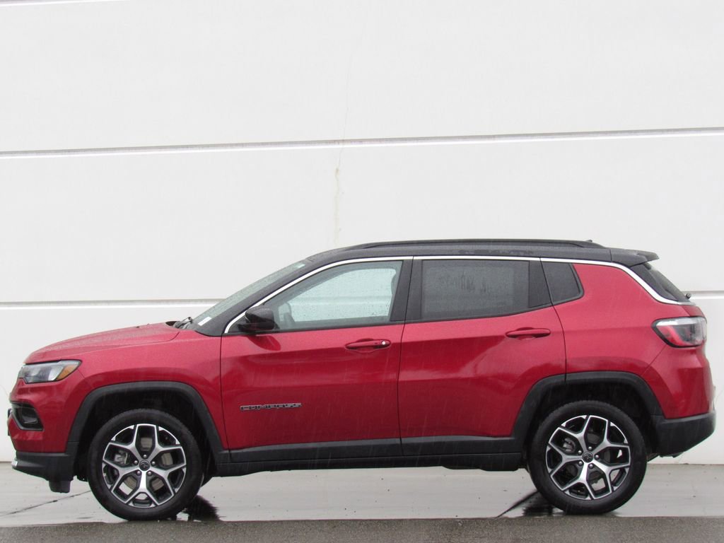 Used 2025 Jeep Compass Limited AWD/4WD image 4
