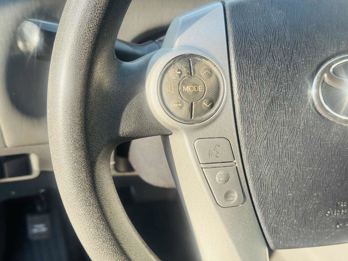 Used 2014 Toyota Prius V Two image 22