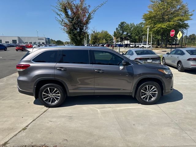 Used 2019 Toyota Highlander XLE image 10