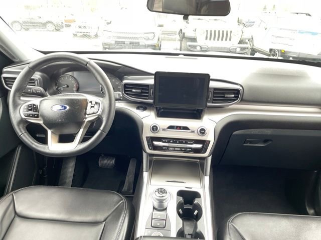 Used 2023 Ford Explorer XLT w/ Equipment Group 202A image 12