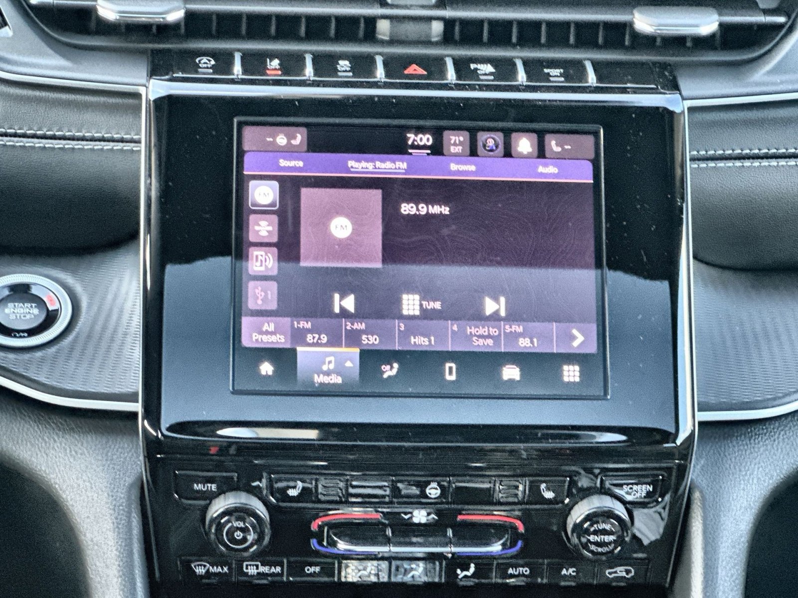 New 2025 Jeep Grand Cherokee L Laredo w/ Luxury Tech Group I image 18