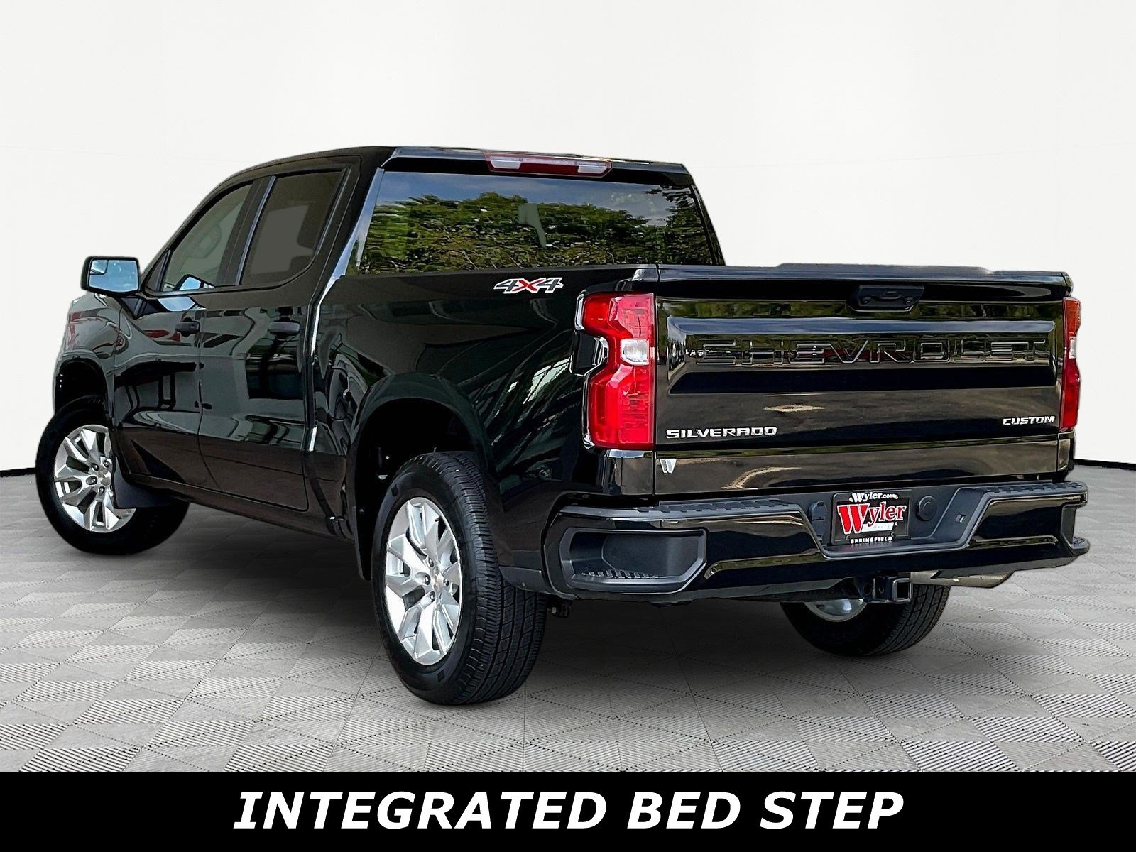 Used 2025 Chevrolet Silverado 1500 Custom AWD/4WD image 4