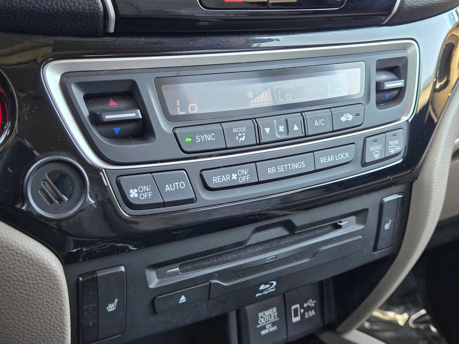 Used 2019 Honda Pilot Touring image 22