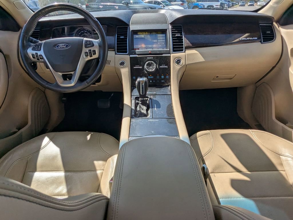 Used 2017 Ford Taurus Limited image 17