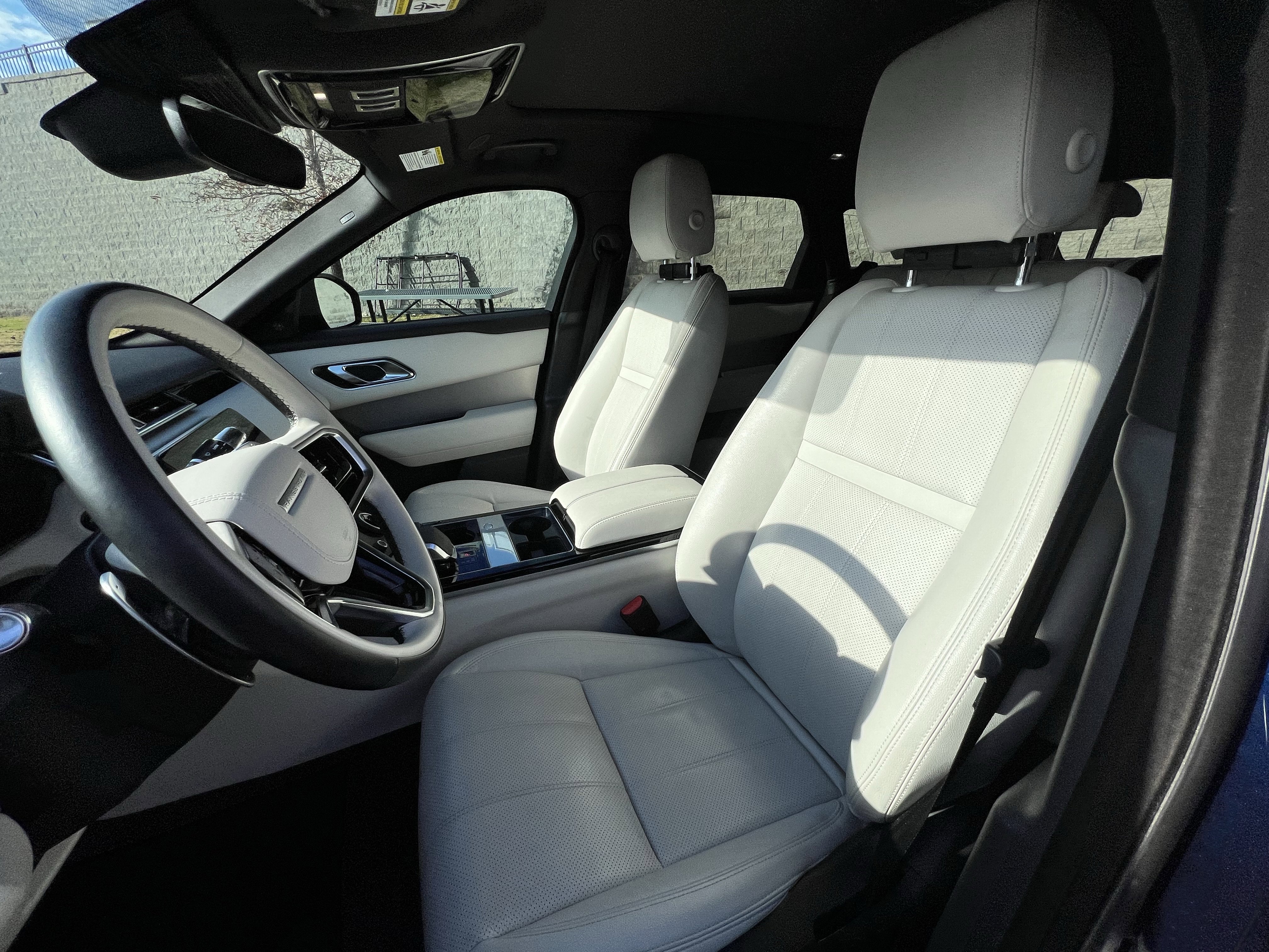 Certified 2022 Land Rover Range Rover Velar R-Dynamic S image 16