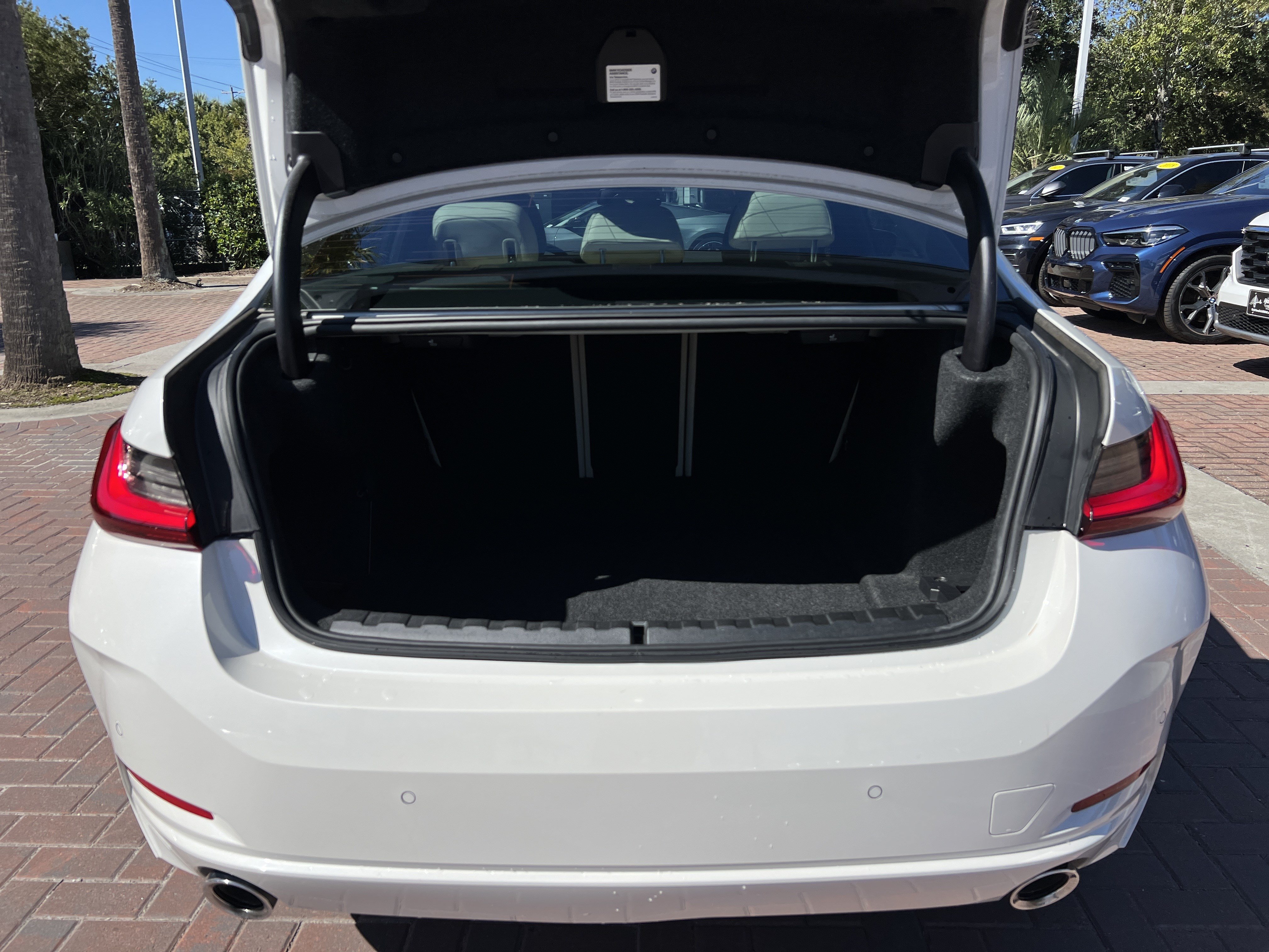 Certified 2024 BMW 330i xDrive Sedan w/ Premium Package AWD/4WD image 32
