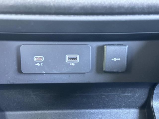 Used 2023 Land Rover Defender 110 X-Dynamic SE image 23