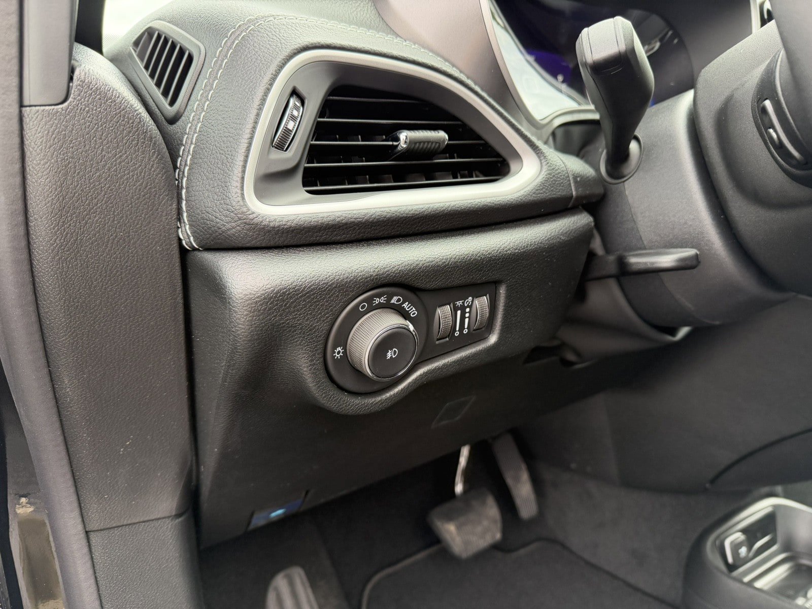 New 2026 Chrysler Pacifica Select image 19