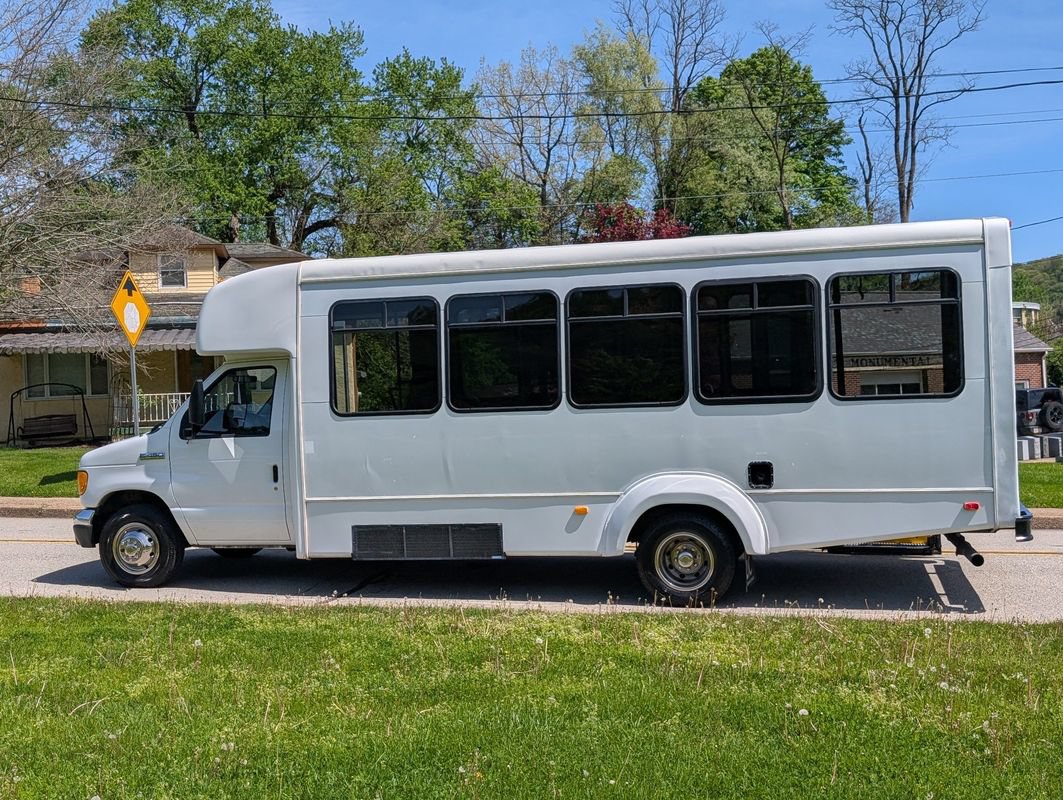Used 2007 Ford E-450 and Econoline 450 RWD image 15