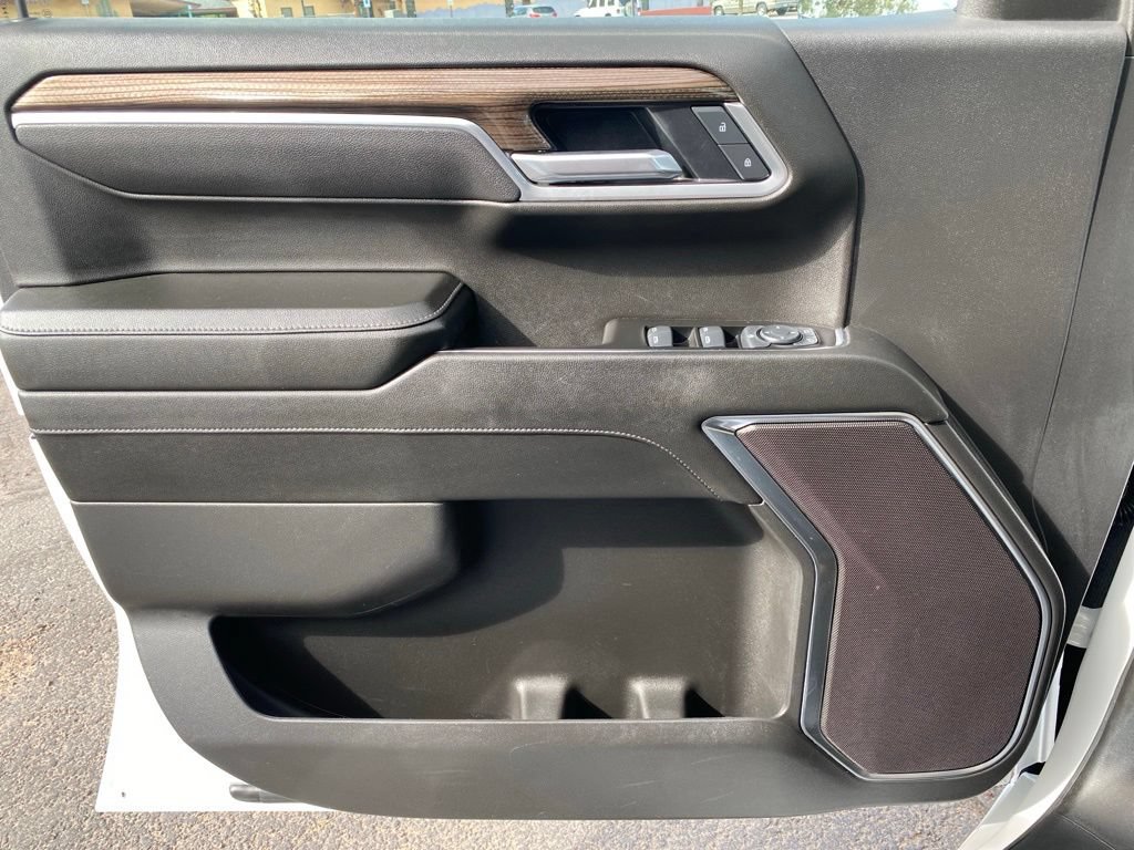Used 2025 Chevrolet Silverado 1500 LT RWD image 33