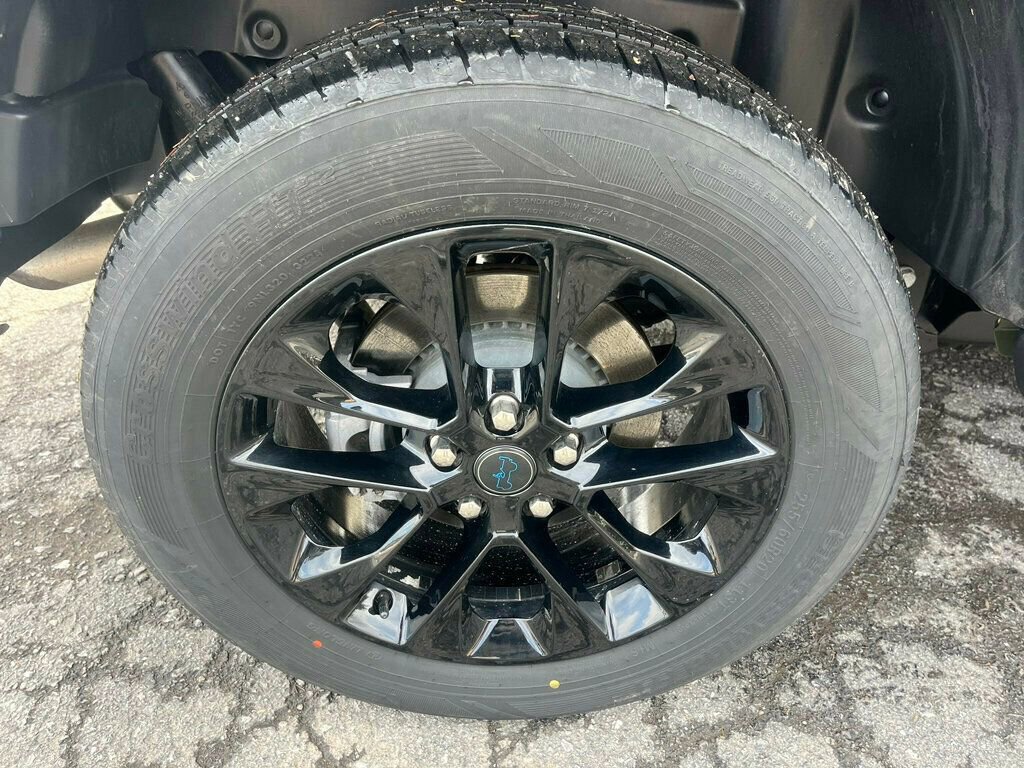 Used 2024 Jeep Wrangler Unlimited Sahara w/ Dual Top Group image 16