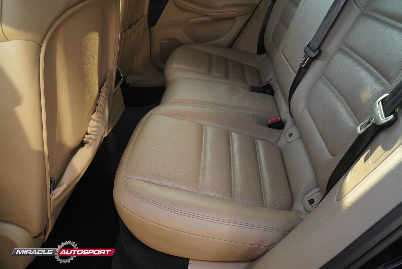 Used 2017 Porsche Macan Turbo image 24