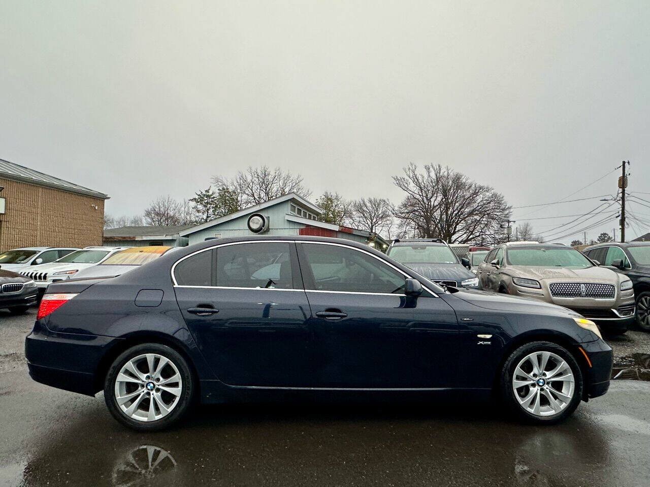 Used 2010 BMW 535i xDrive Sedan AWD/4WD image 4