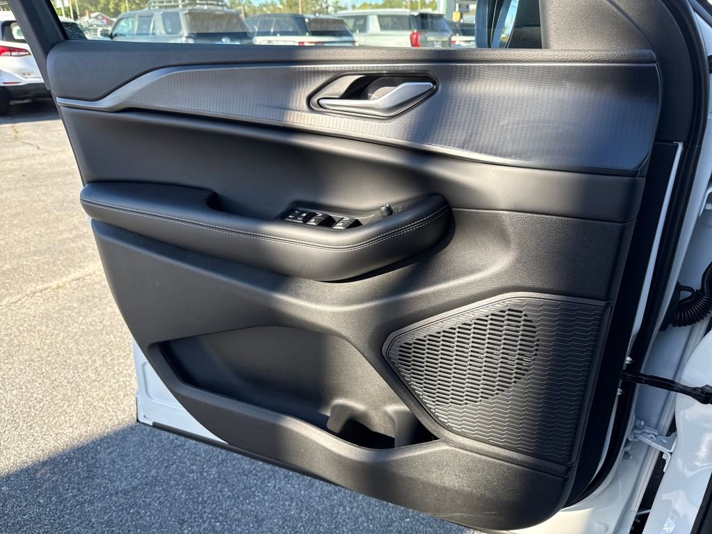 New 2025 Jeep Grand Cherokee L Laredo w/ Luxury Tech Group I image 13