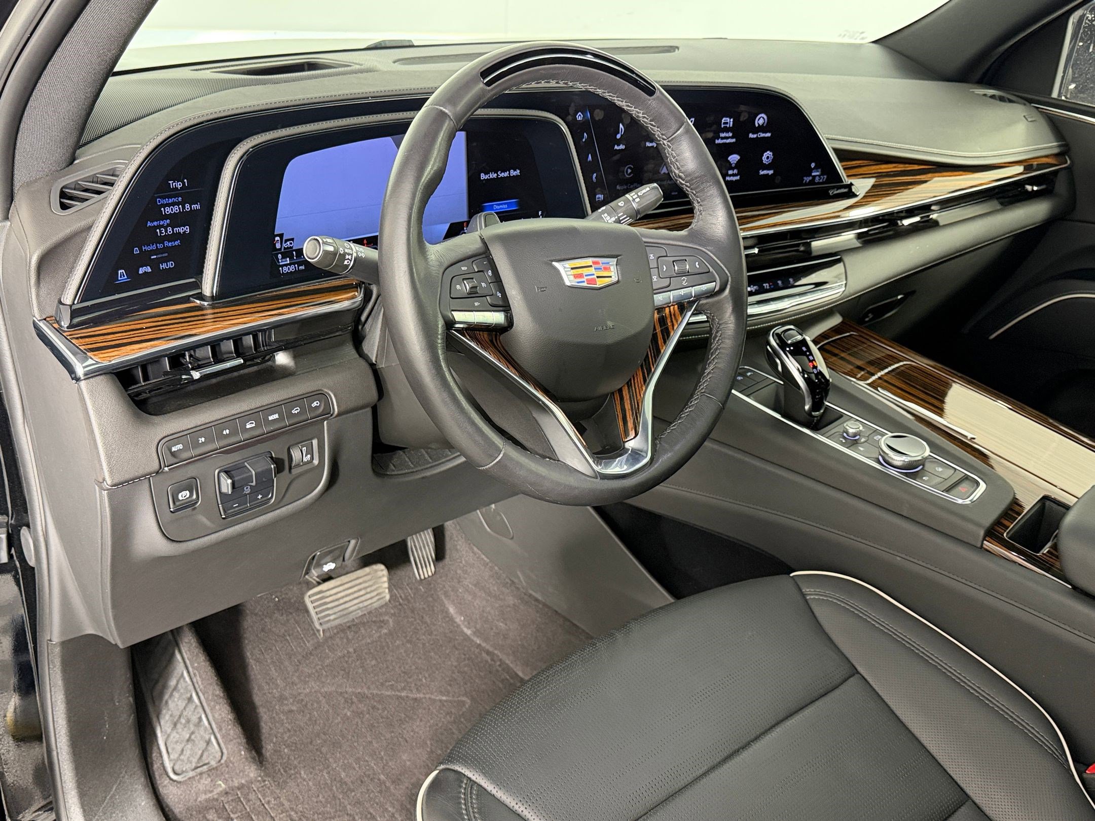 Used 2024 Cadillac Escalade Premium Luxury w/ Performance Package image 4