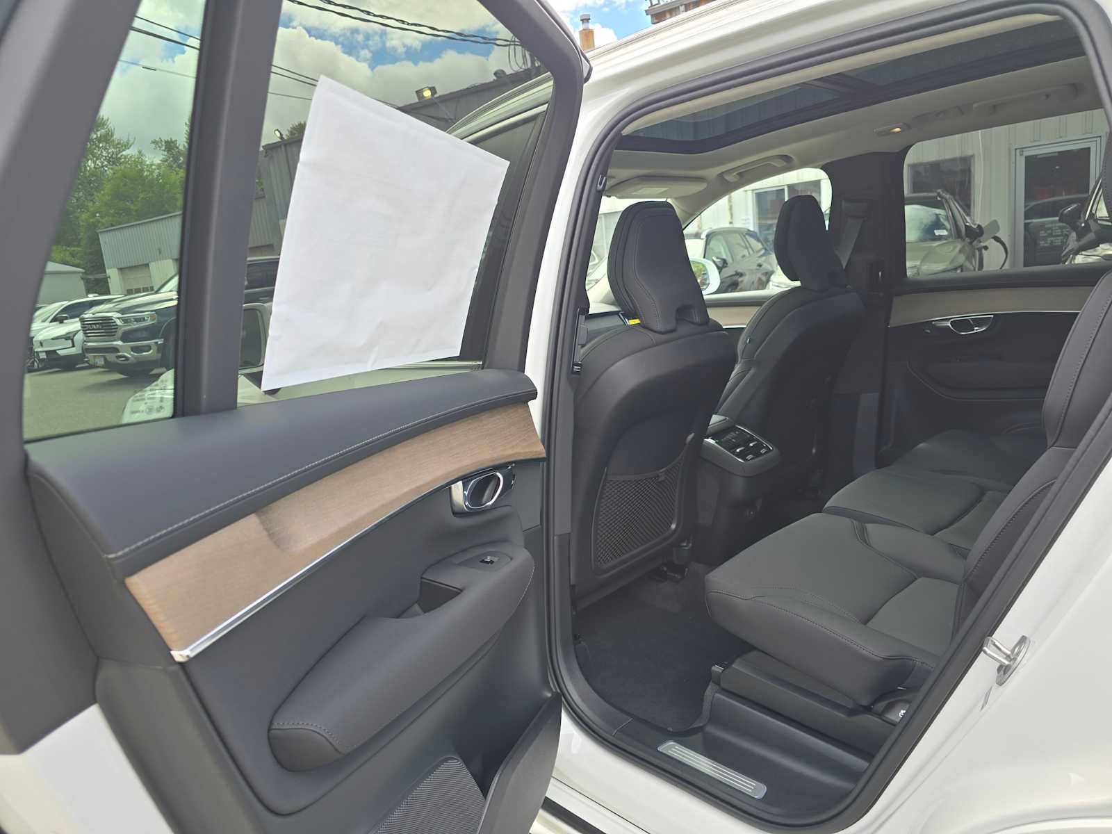New 2026 Volvo XC90 B6 Plus w/ Protection Package AWD/4WD image 16