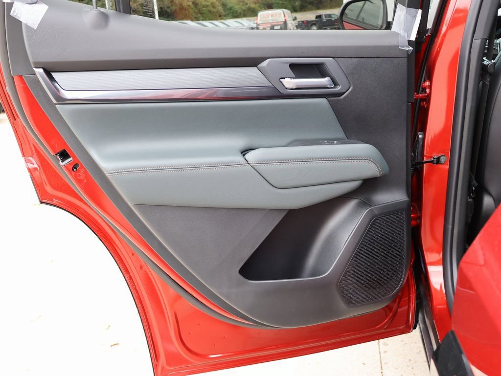 New 2026 GMC Terrain AT4 w/ LPO, Black Badging Package AWD/4WD image 26