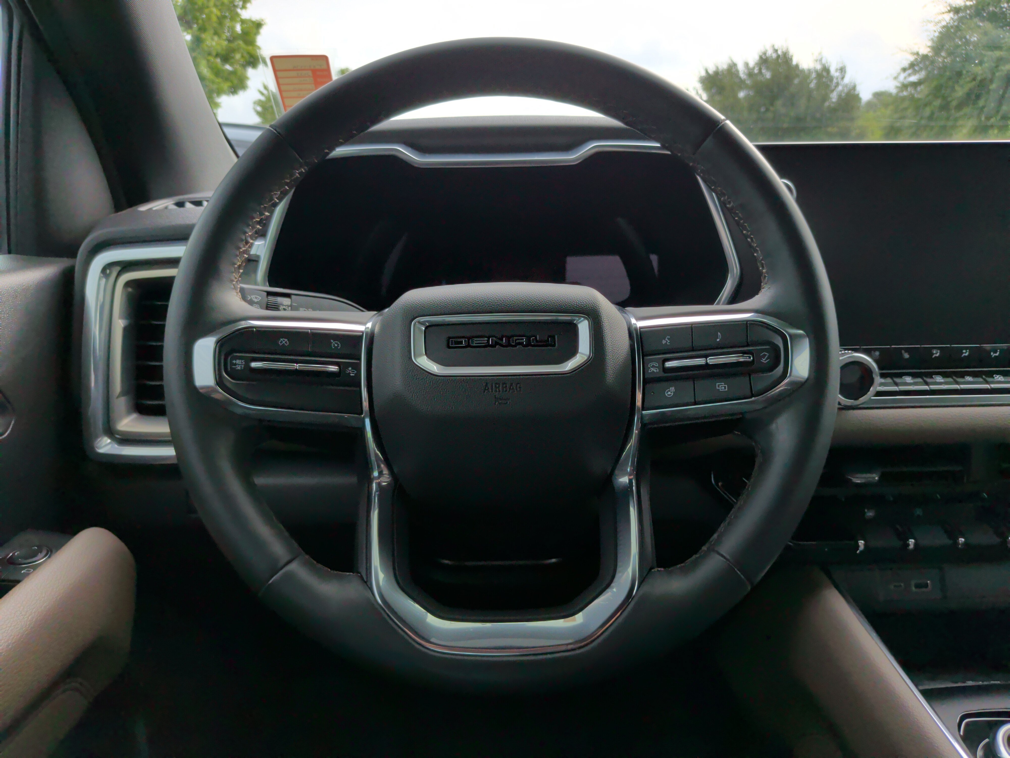 Used 2023 GMC Canyon Denali w/ Denali Black Edition AWD/4WD image 23