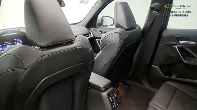Used 2025 BMW X1 xDrive28i AWD/4WD image 39