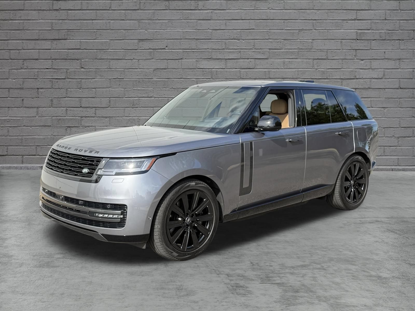Used 2025 Land Rover Range Rover SE AWD/4WD image 2