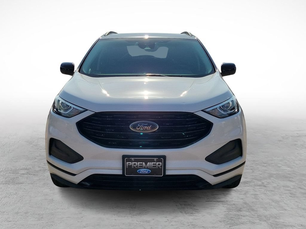 Used 2022 Ford Edge SE w/ Black Appearance Package AWD/4WD image 3
