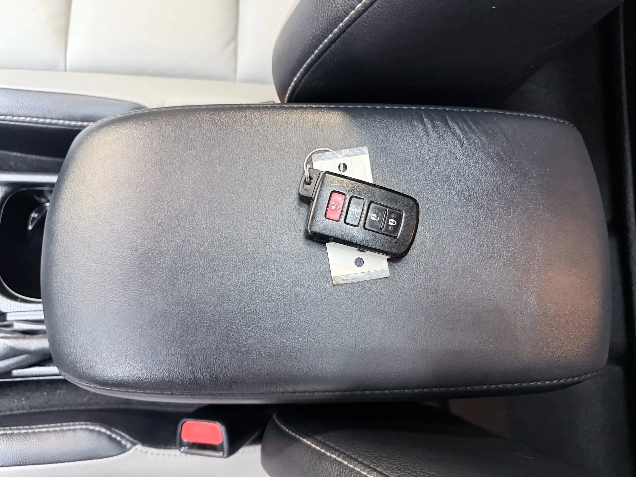 Used 2017 Toyota RAV4 Limited AWD/4WD image 20