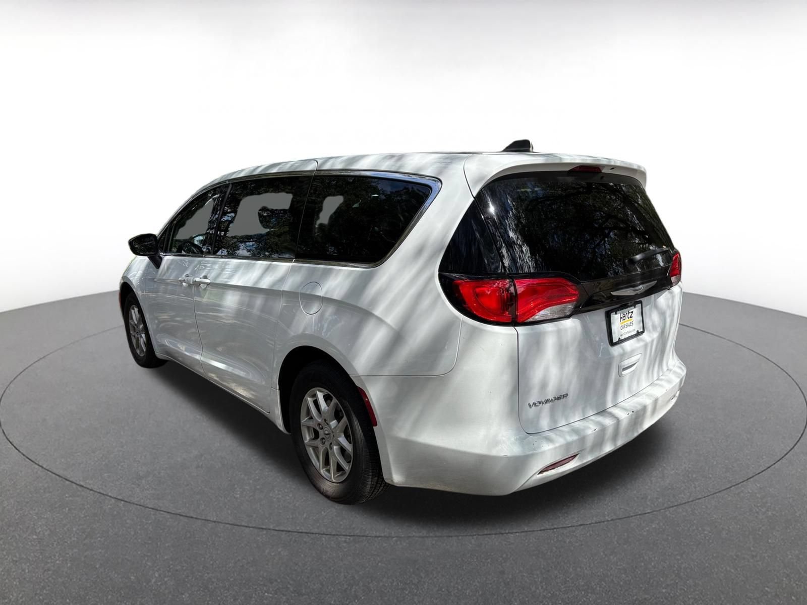 Used 2024 Chrysler Voyager LX FWD image 8