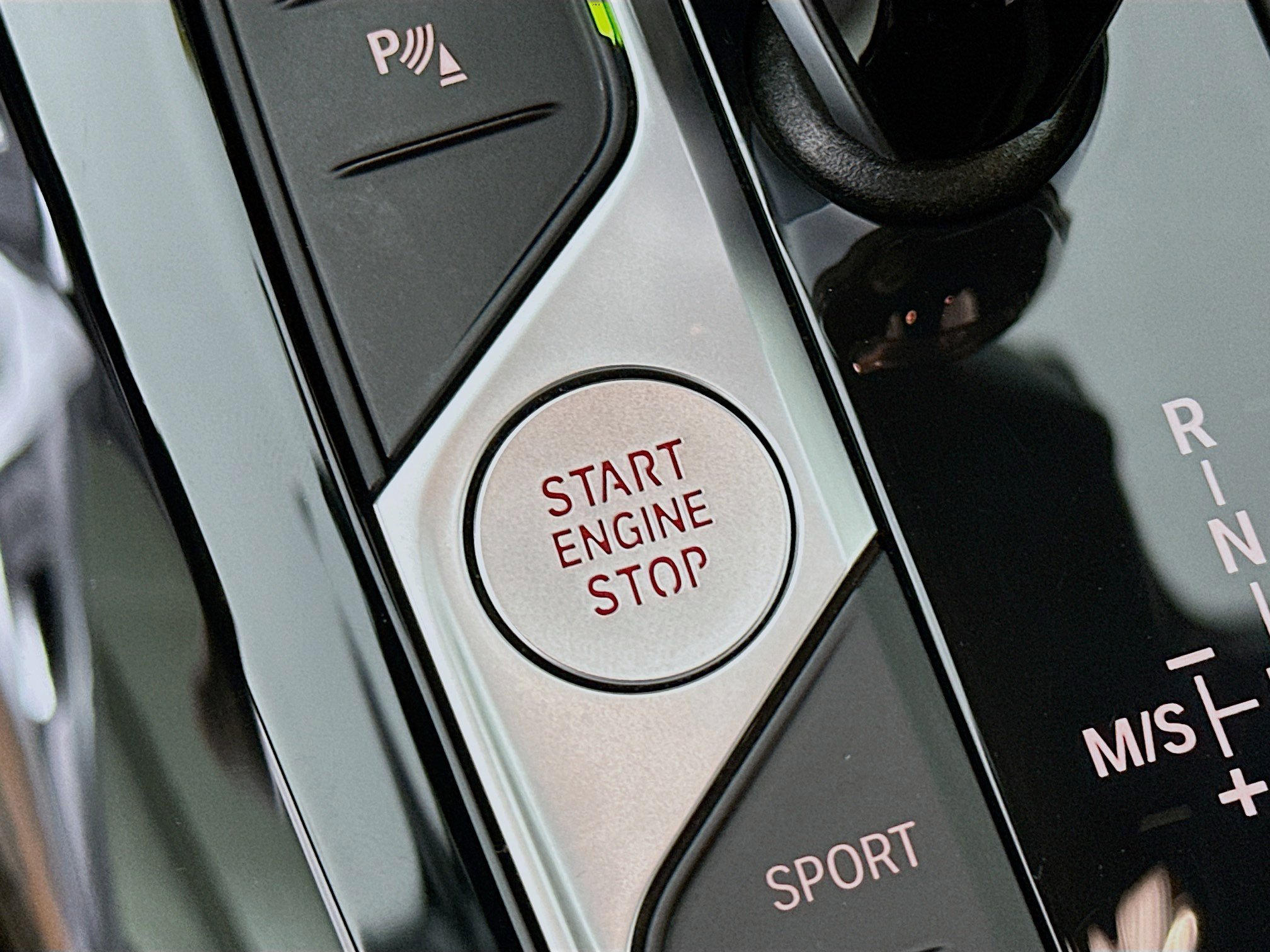 Used 2022 BMW X4 M40i w/ Parking Assistance Package image 16