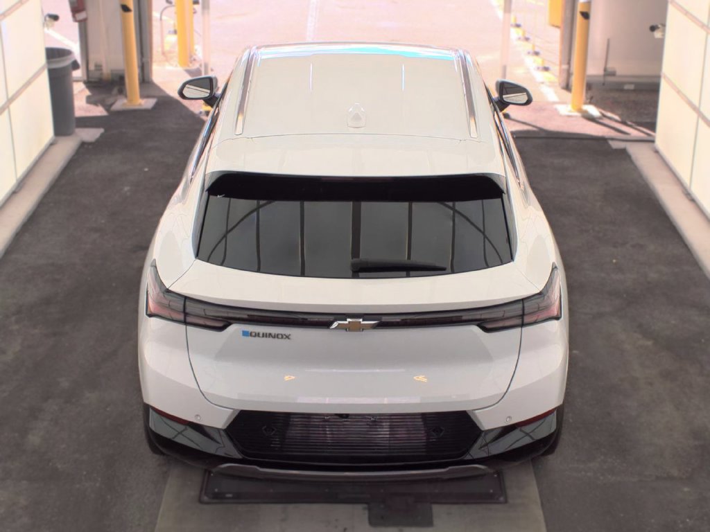 Used 2024 Chevrolet Equinox EV LT FWD image 5