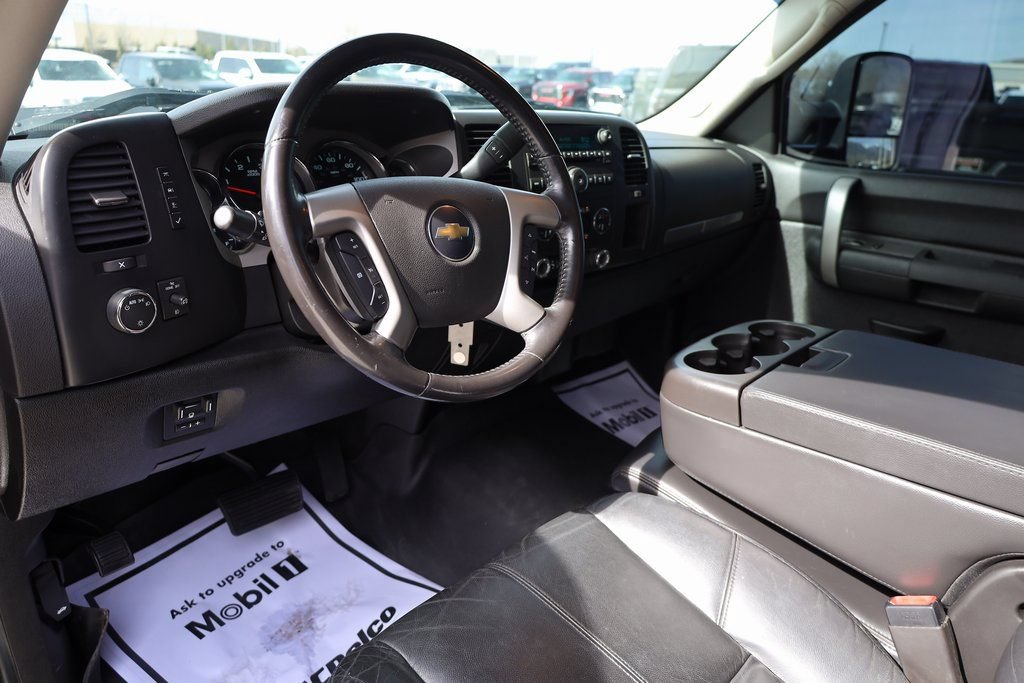 Used 2008 Chevrolet Silverado 2500 LT w/ 1LT Convenience Package AWD/4WD image 12